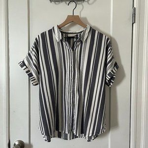 Universal Thread Short-Sleeved Button Down - Stripes - Size XL